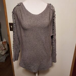 EMBER  S EX cond  New  NWT arm pit to pit 19 in  length 21 1/2 Grey